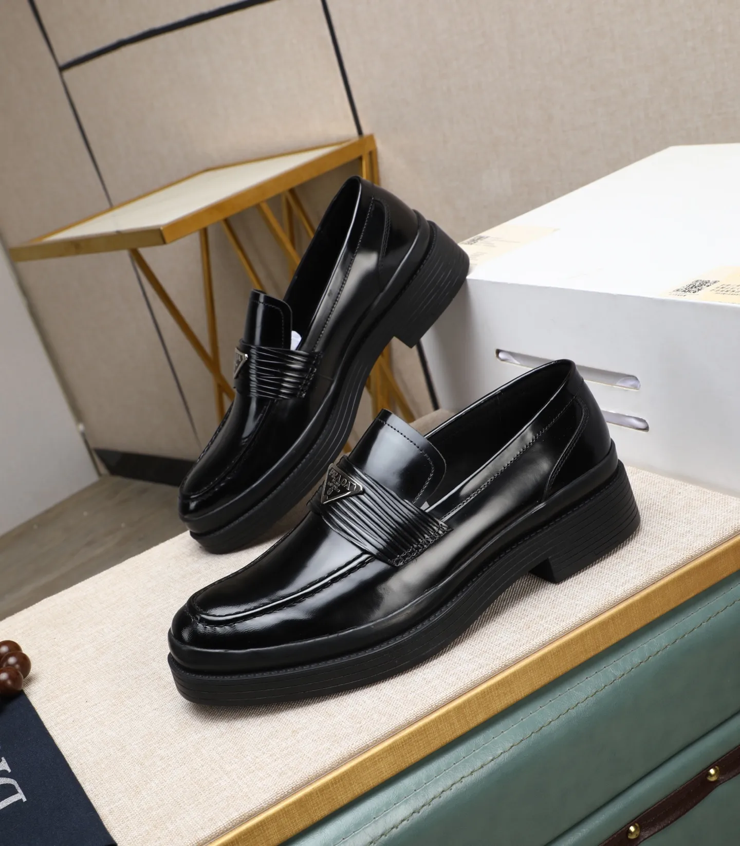 Men's men's shoes 💰540 (water-dyed cow leather) 📛📛PRADA high-end counter's latest formal business leather shoes 👔original and highest quality! Imported from Italy 🇮🇹 first-layer calfskin fabric ➕ cowhide lining Original outsole Formal size: 38➖44 (45 customized)